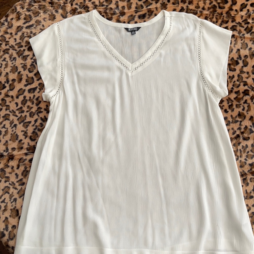 Cute cream crepe v-neck top